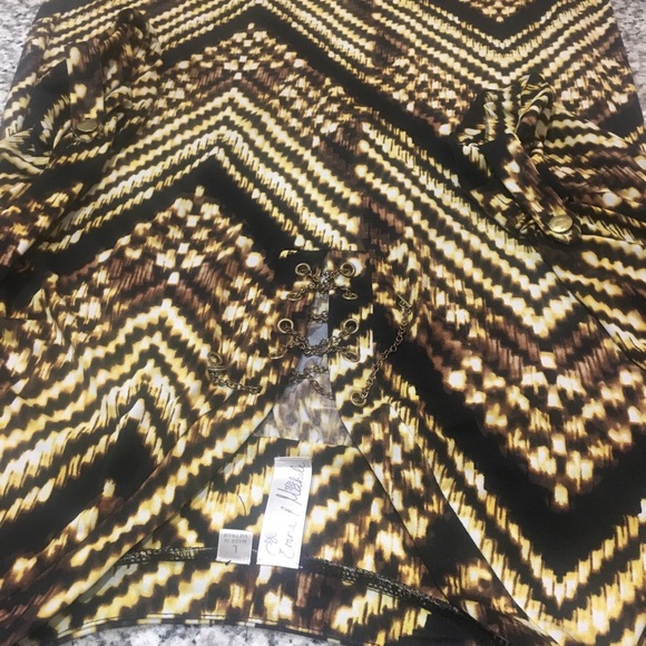 Classic Go To Leopard Dress with Chain V neck - Picture 4 of 5